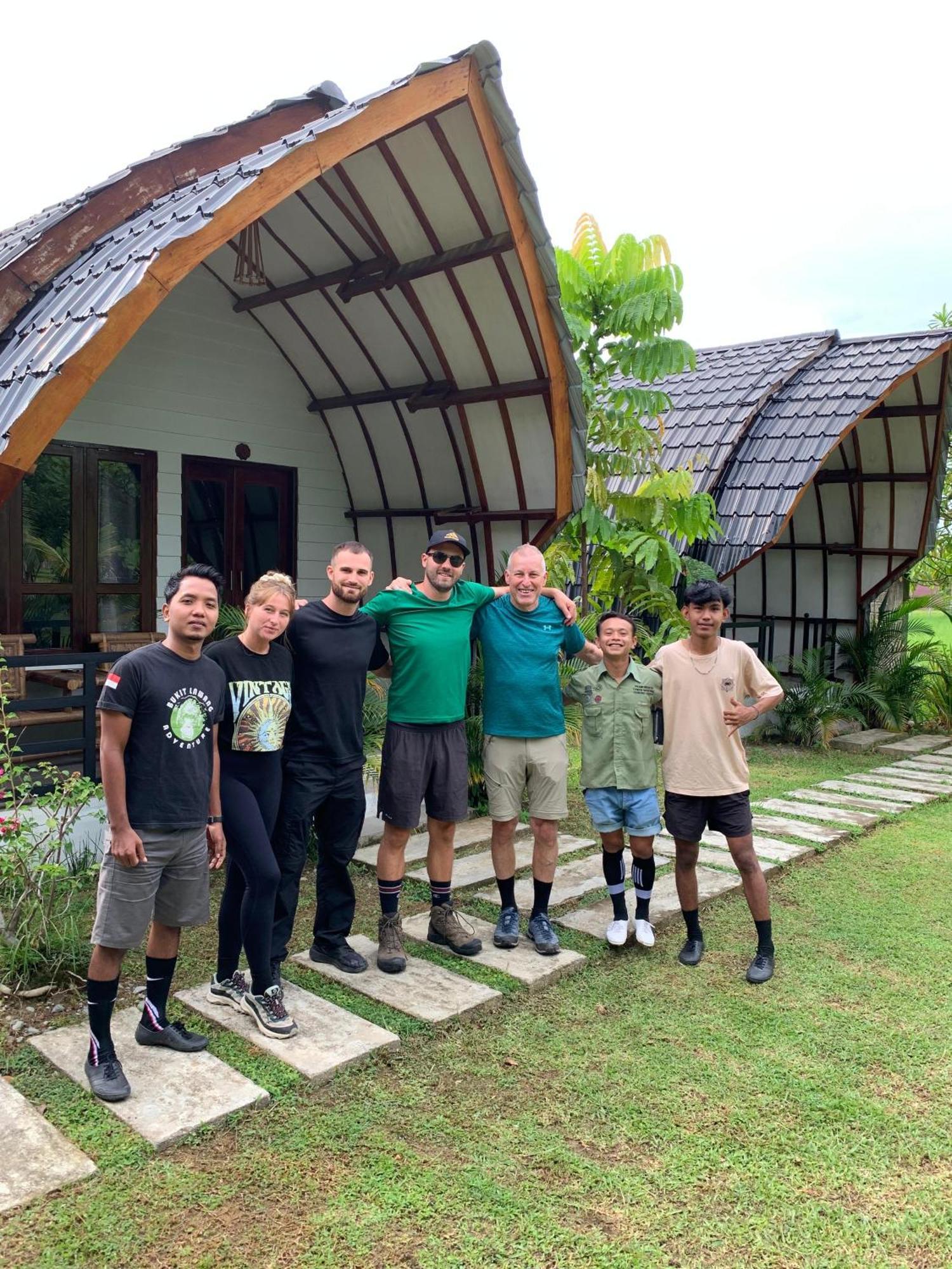 Gino'S Place - Guest House & Jungle Trekking Bukit Lawang Eksteriør bilde